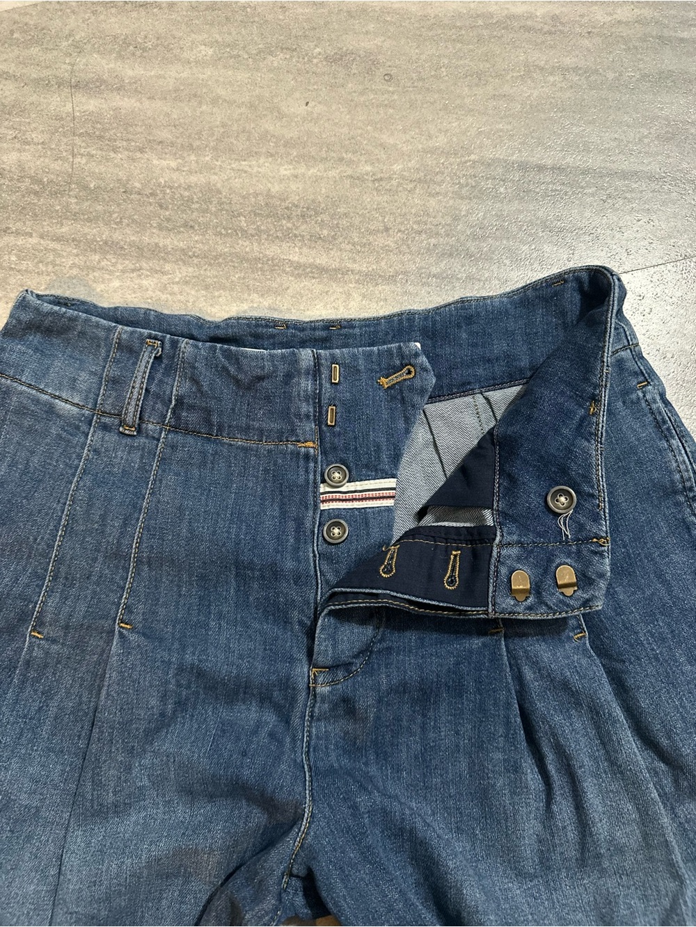 Pilcro High-Rise Pleated Wide-Leg Denim Crops 8 - Picture 2 of 7